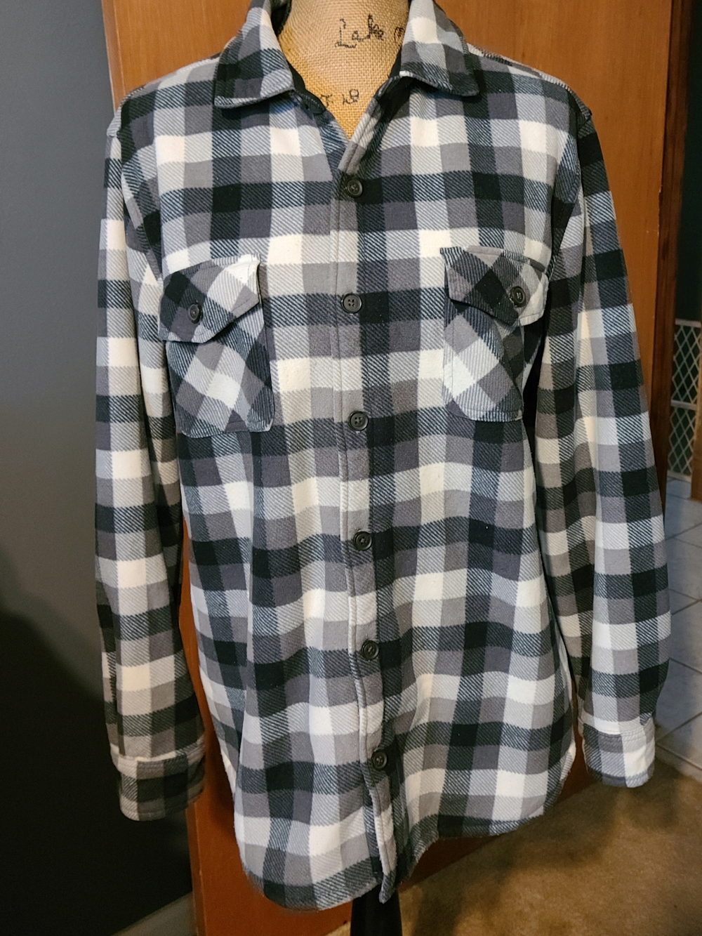 Men's Black & White Plaid Button-Down Shirt - Casual Long Sleeve